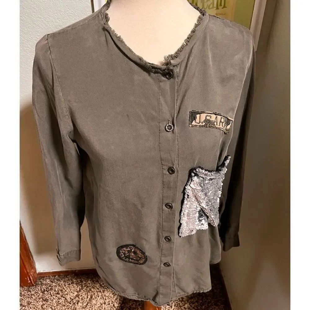 Fun Army Long Sleeve Small Down Shirt size Medium #148